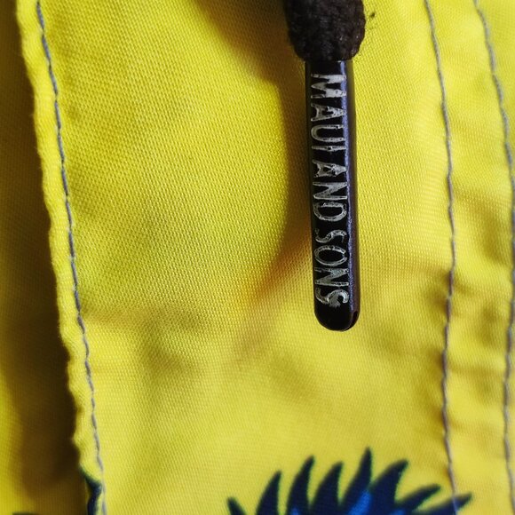 Maui and Sons board shorts men's size M blue with tropical design - Picture 9 of 14